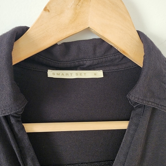 Medium BLACK Smart Set Basic T-shirt - Picture 5 of 5